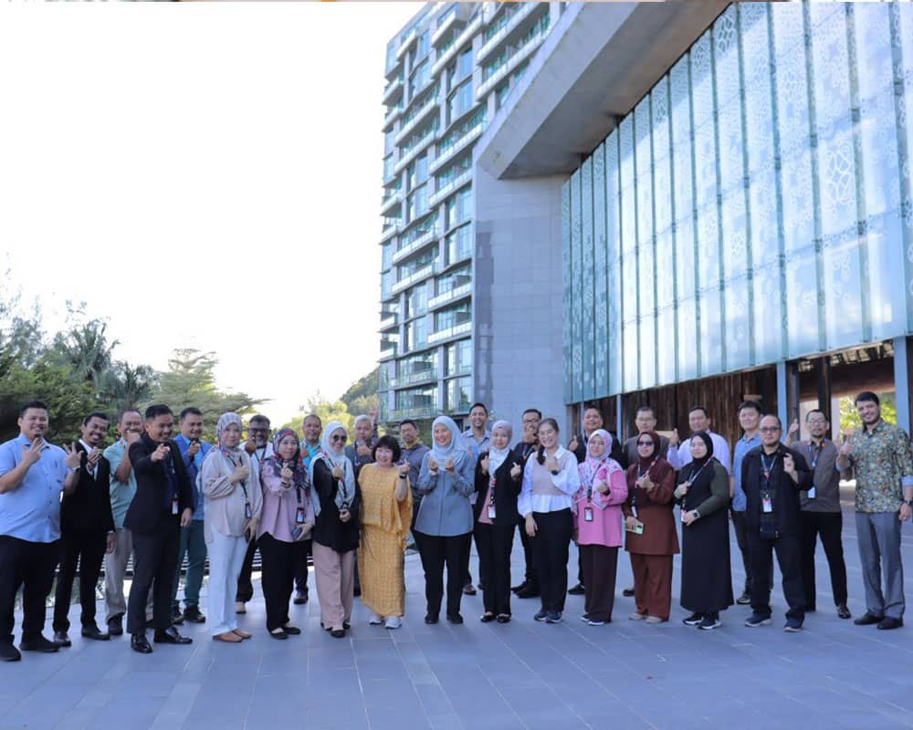 government-unirazak0