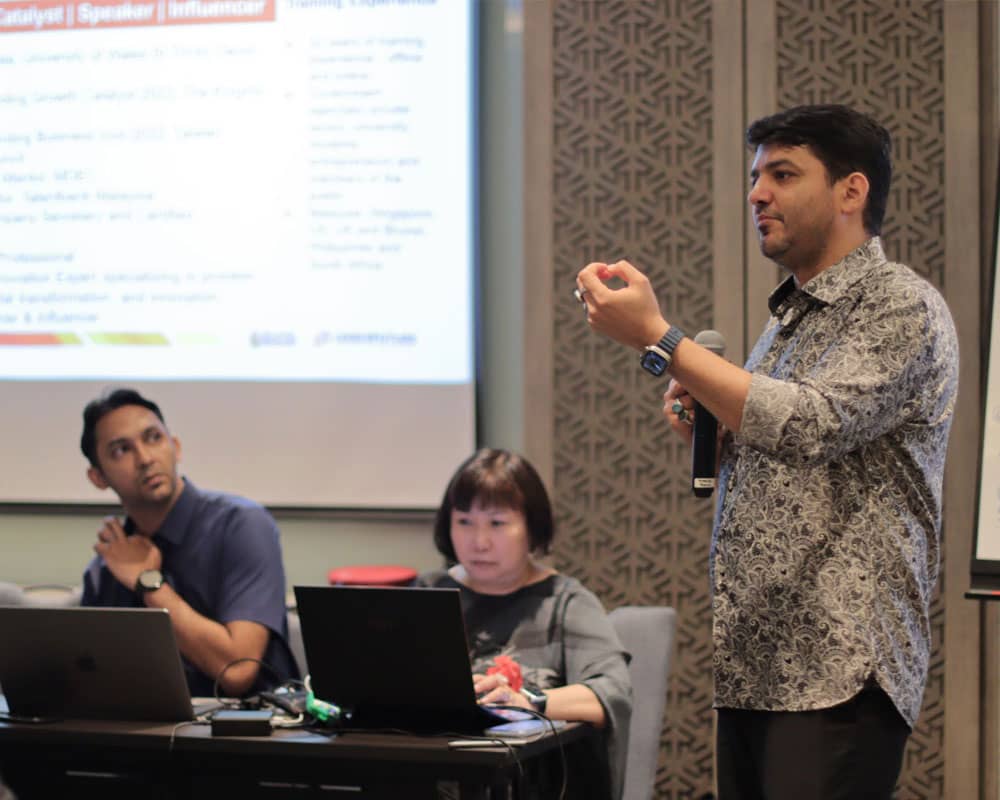 government-unirazak1